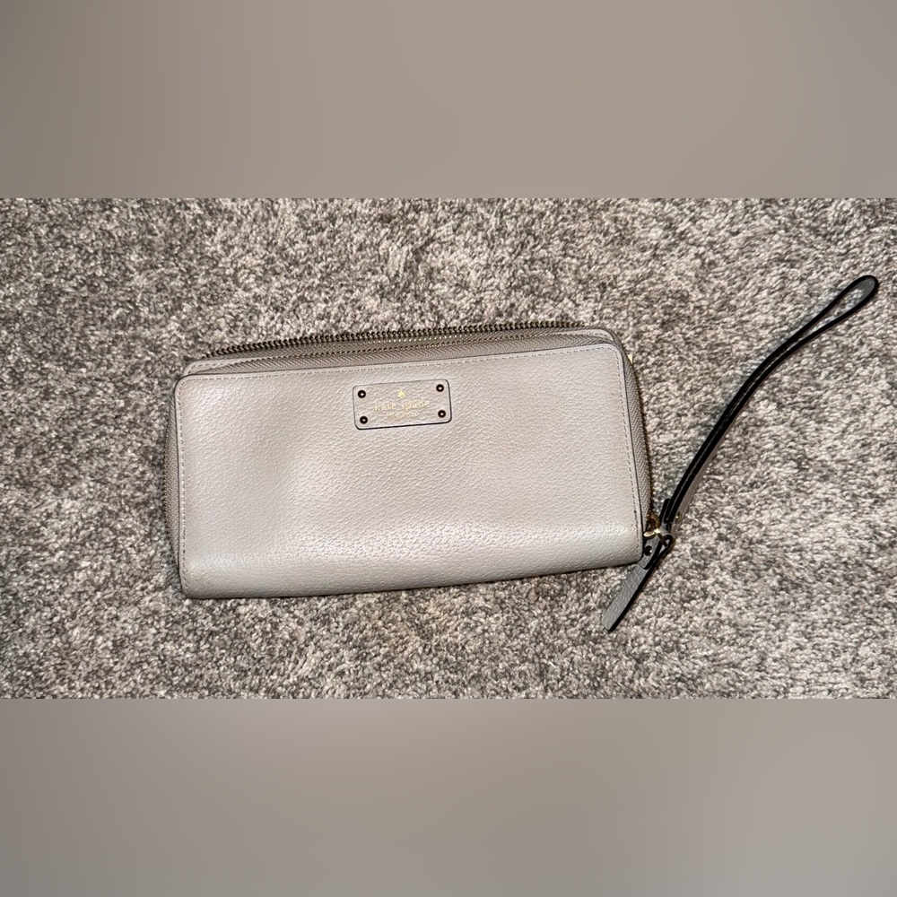 Kate Spade Light Gray Zip Wallet Wristlet